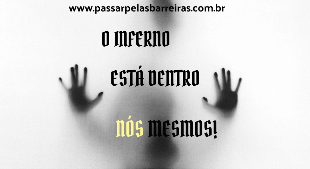 Inferno Mental: Ele Não Se Encontra Fora de Você duas mãos tocando num vidro embaçado