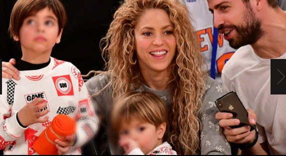 Shakira: Sua Música Revela Que o Marido é Narciso