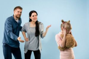 10 Características de Pais Tóxicos Narcisistas e Como Reconhecer o Abuso Emocional