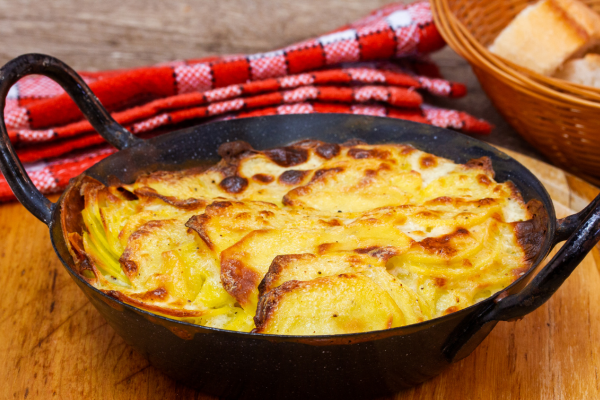 Gratinado de Batata com Presunto e Queijo Saboroso. Faça Agora