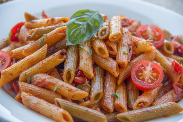 Macarrão Alho e Óleo com Tomate e Manjericão Fácil pra iniciantes