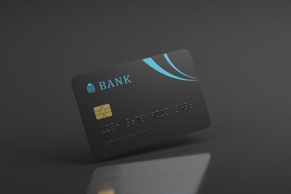 Cartão de Crédito com Limite na Hora: Quais são e Como Solicitar Cartão de Crédito preto escrito bank em azul com fundo cinza