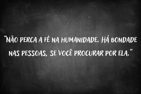 frase de mahtma gandhi frase com fundo preto e branco