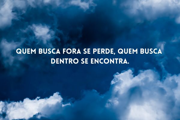 frases espirituais céu azul com nuvens escuras